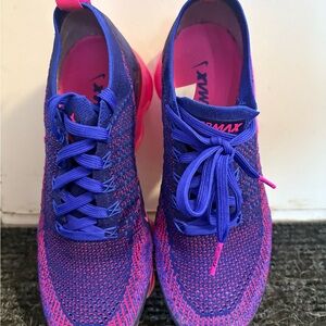 Nike Vapormax Women's Blue and Pink Sneakers